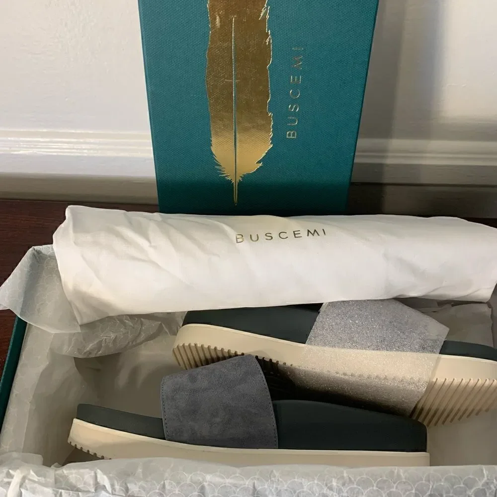 Buscemi Women’s leather upper/ lining lightweight handcrafted slide sandal Sz 35